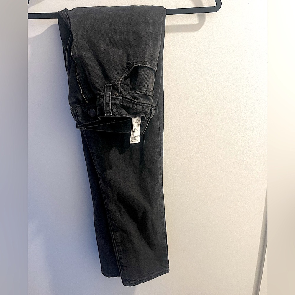 Mildly Faded Black Levi’s Ripped Jeans. Size 6